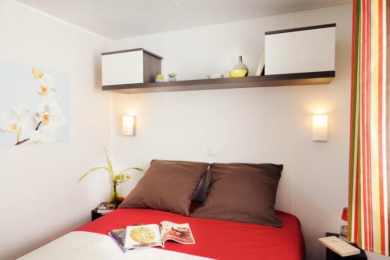 Camping De La Cote Des Legendes Brignogan-Plages Zimmer foto